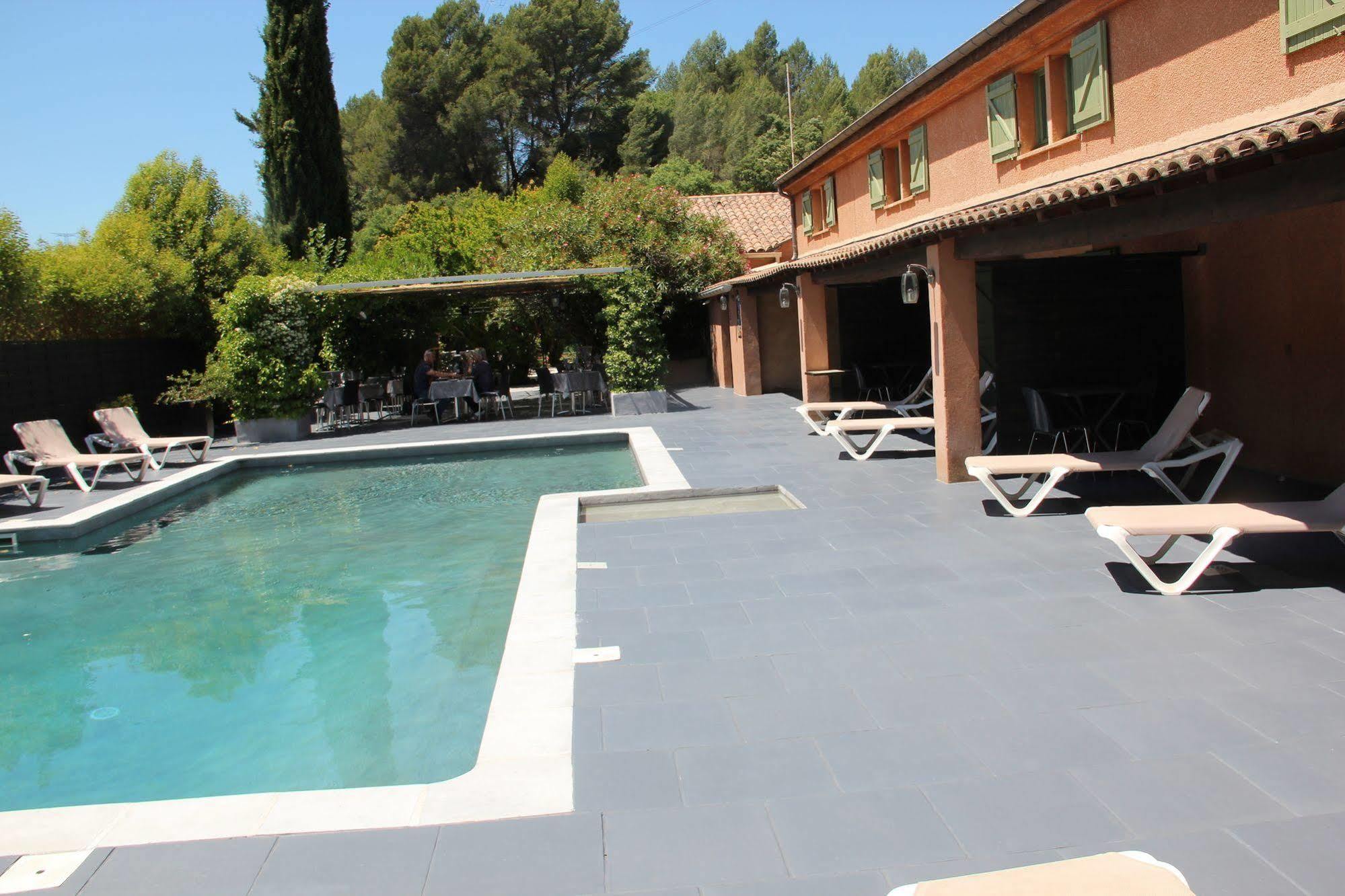 Hotel Au Relais De Trans Draguignan Exterior photo