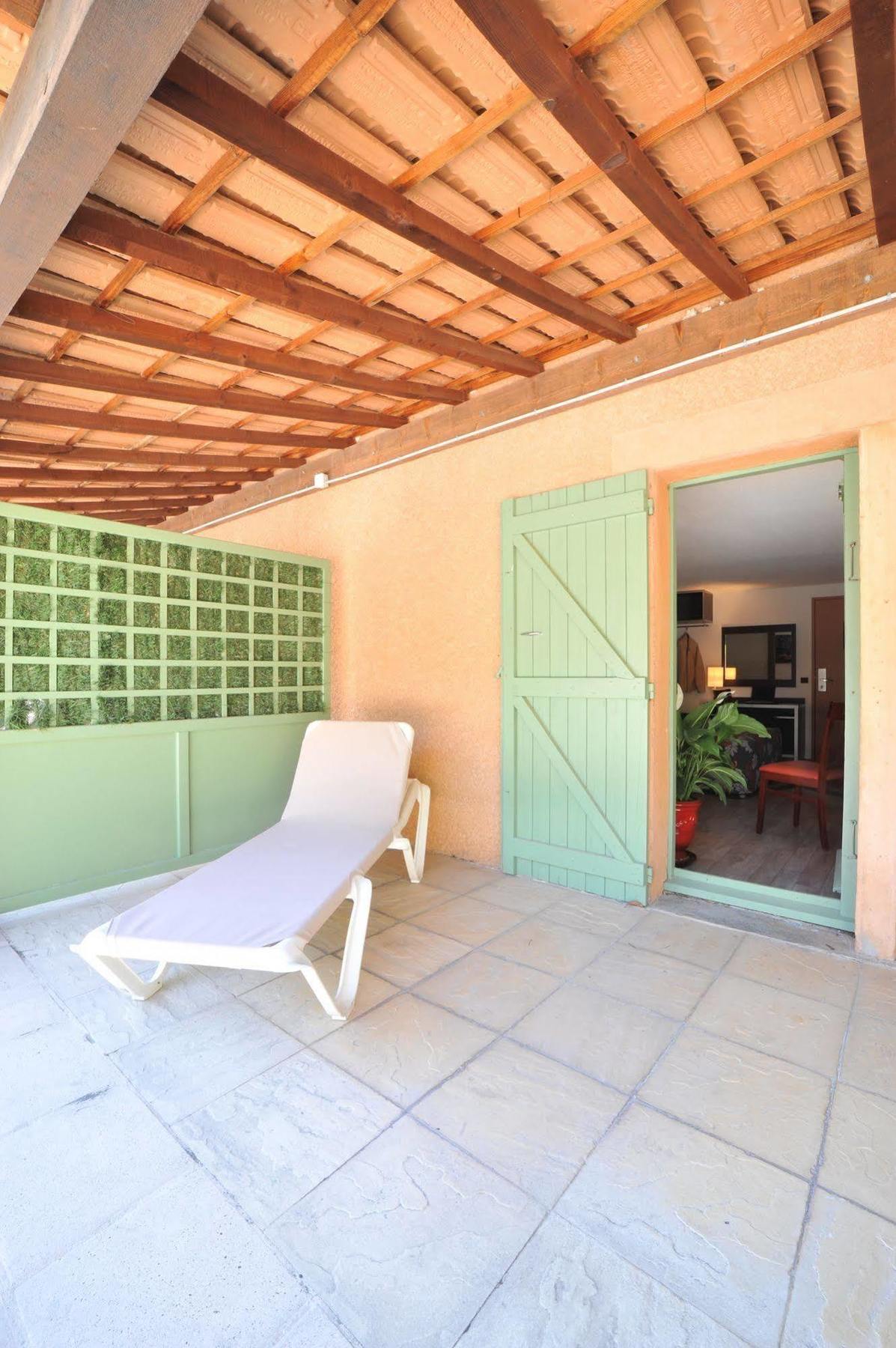 Hotel Au Relais De Trans Draguignan Exterior photo