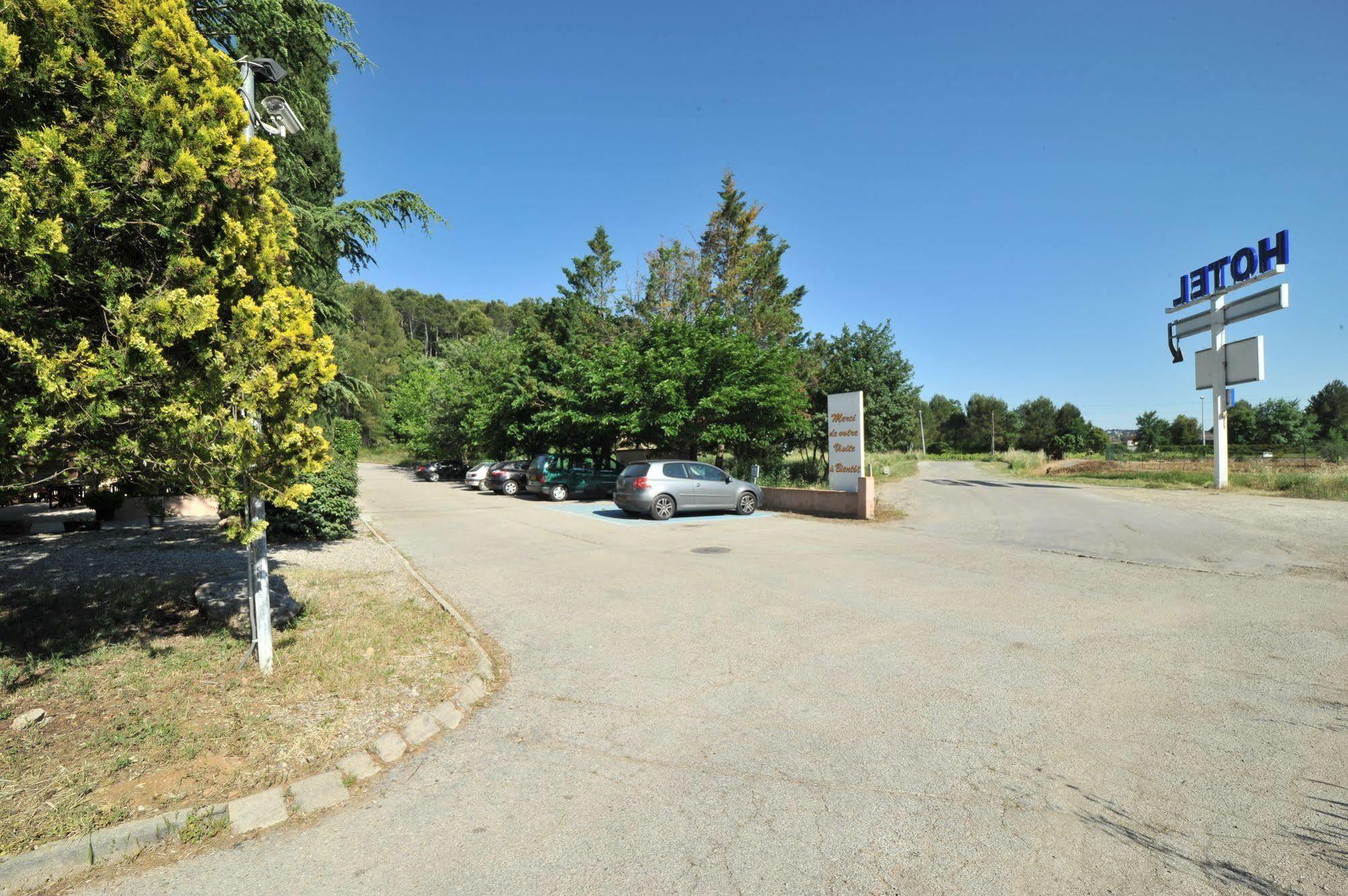 Hotel Au Relais De Trans Draguignan Exterior photo