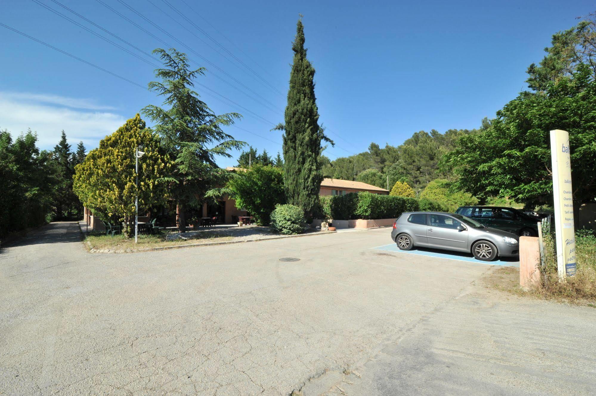 Hotel Au Relais De Trans Draguignan Exterior photo