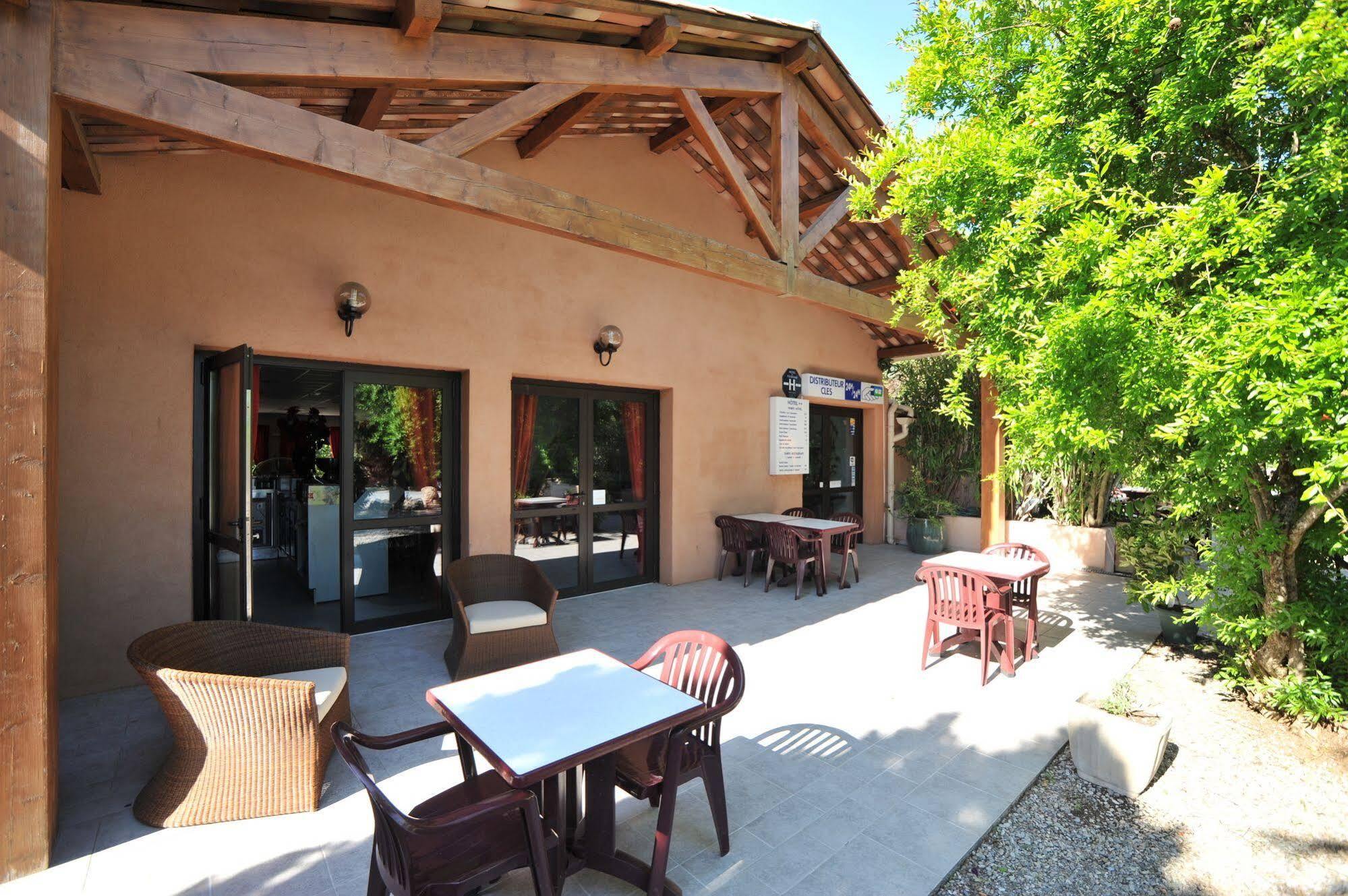 Hotel Au Relais De Trans Draguignan Exterior photo